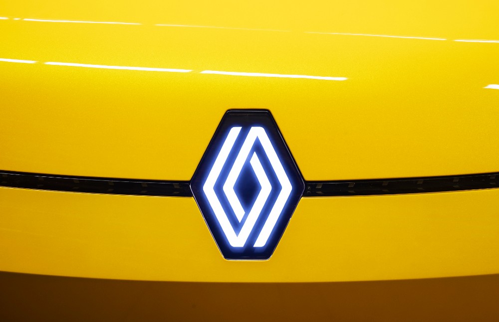 Renault predstavio novi logotip
